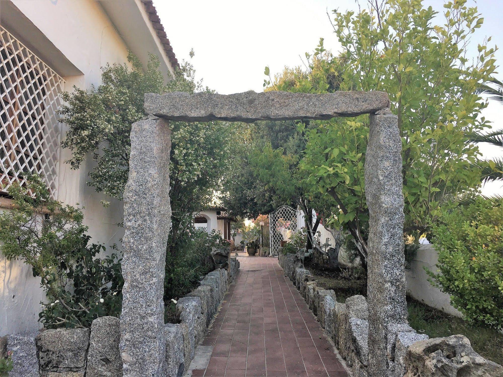 Hotel Ristorante S'Astore Benetutti Exterior photo
